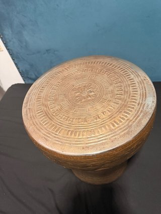 Mesa auxiliar de metal  Zara Home tipo tambor