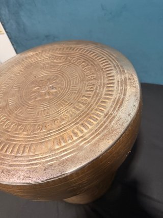 Mesa auxiliar de metal  Zara Home tipo tambor