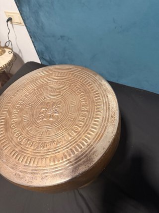 Mesa auxiliar de metal  Zara Home tipo tambor