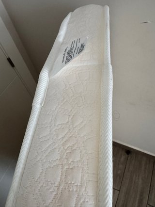 Cuna de bebé blanca