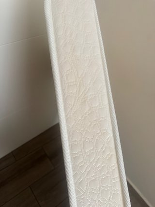 Cuna de bebé blanca