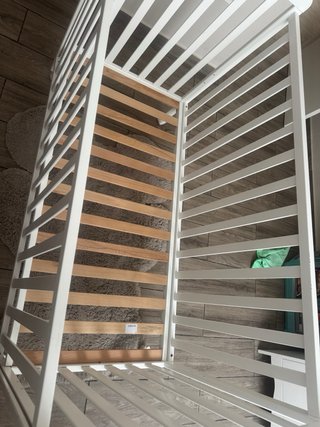Cuna de bebé blanca