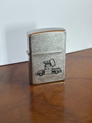 Zippo con diseño de camión