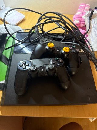 PS4 (PlayStation 4) Nera + 2 Controller senza fili