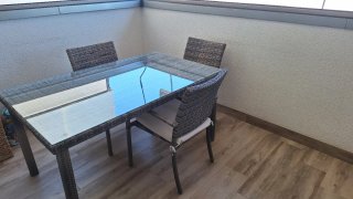 Conjunto mesa y 4 sillas jardín cristal y mimbre