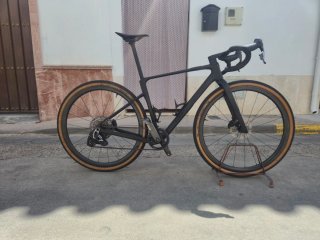 Cube Nuroad C62 Force eTap 13v gravel
