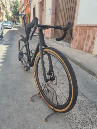 Cube Nuroad C62 Force eTap 13v gravel