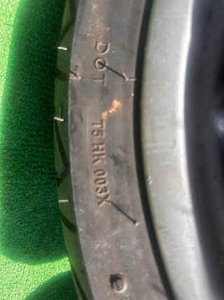 Dos ruedas de moto Míchelin piaggio 400