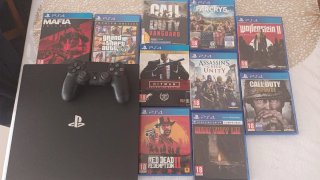 PS4 Pro Nera + 10 Giochi