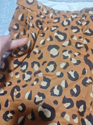 Pantalón estampado leopardo