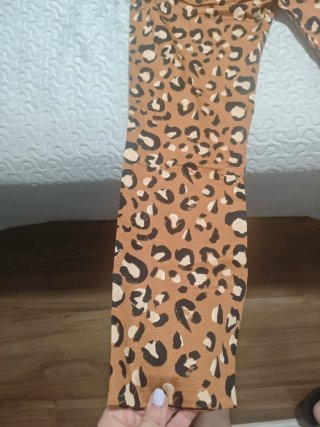 Pantalón estampado leopardo