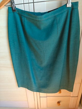 Traje Chaqueta, falda , Arlie Shan verde
