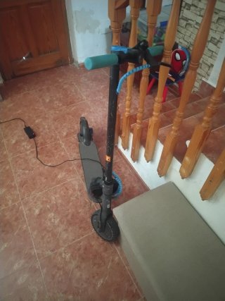 Patinete Eléctrico Negro con batería externa extra