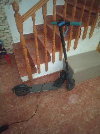 Patinete Eléctrico Negro con batería externa extra