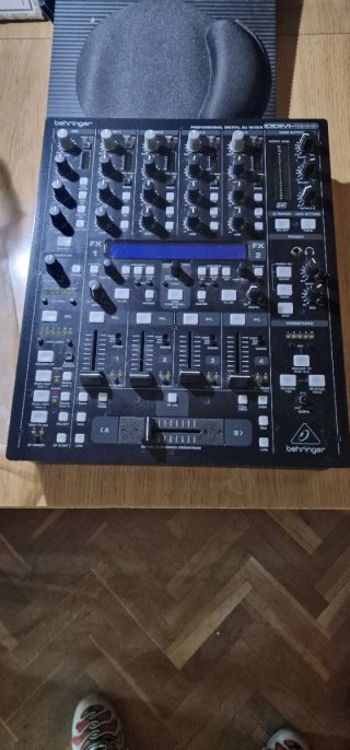 Behringer DDM4000 Mezclador DJ