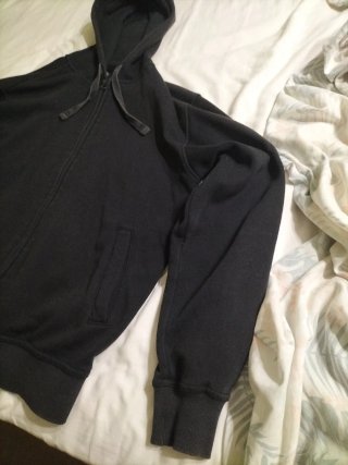Sudadera con cremallera negra