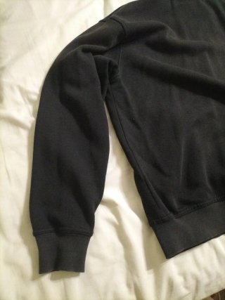 Sudadera con cremallera negra
