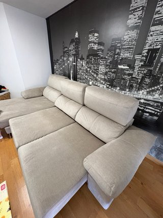 Sofá chaise longue beige tela, se hace sofá cama.