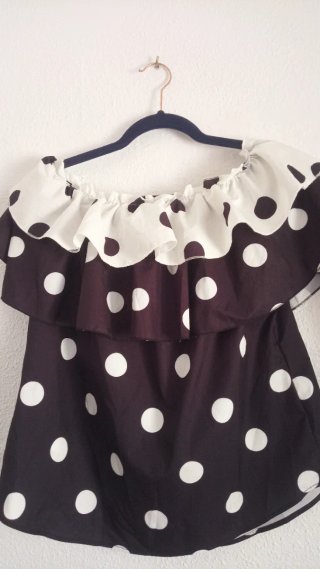 Blusa volante con lunares