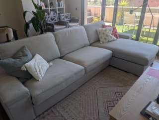 Sofá KIVIK con chaiselongue Ikea gris. 4 plazas