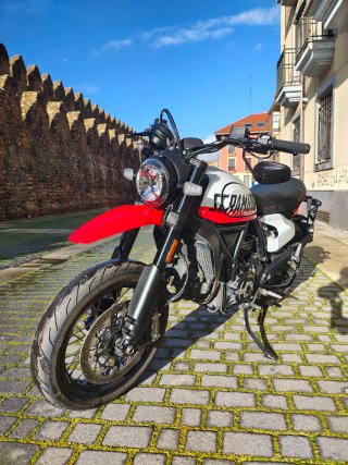 Ducati Scrambler Urban Motard