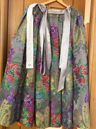 Traje de fallera, corpiños y zapatos
