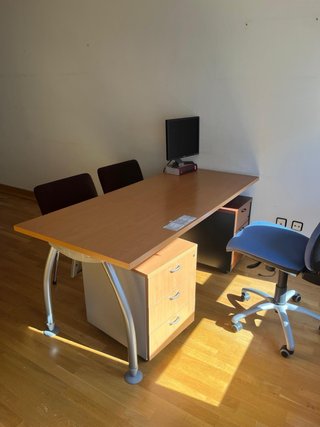 Silla de oficina con ruedas