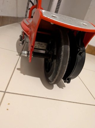 Patinete Eléctrico Razor E100 Rojo para niño