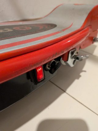 Patinete Eléctrico Razor E100 Rojo para niño