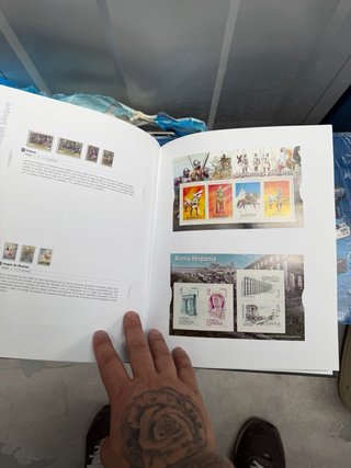 Libro El Franquismo en Sellos y Billetes