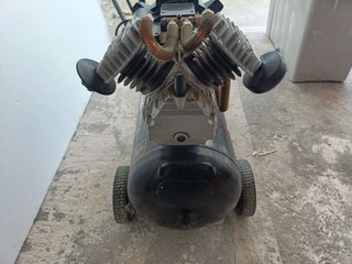 Compresor Cevik PRO50VX 3HP