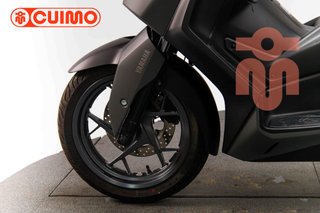 YAMAHA XMAX 125