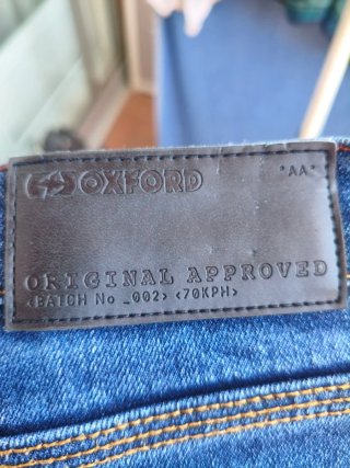Pantalón de moto para hombre.
