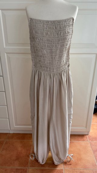 Mono beige sin mangas