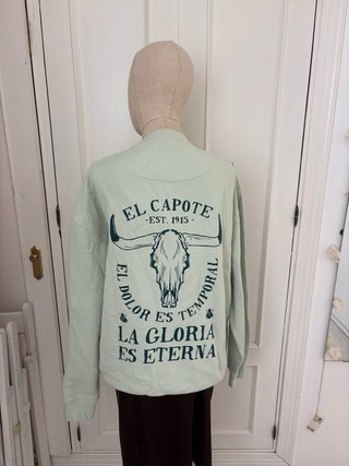 Sudadera verde con bordado