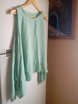 Blusa verde sin mangas