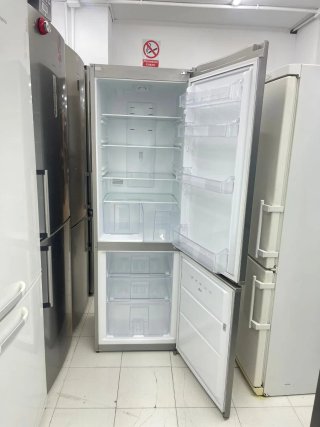 Nevera marca UDACHI con garantía Transporte
