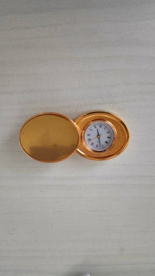 Orologio da tavolo dorato