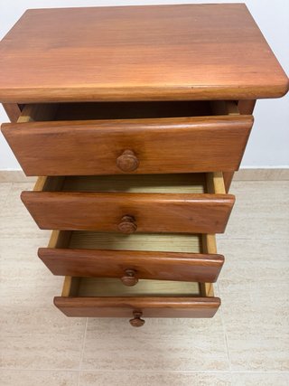 Mesita de noche madera 4 cajones