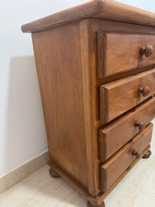 Mesita de noche madera 4 cajones