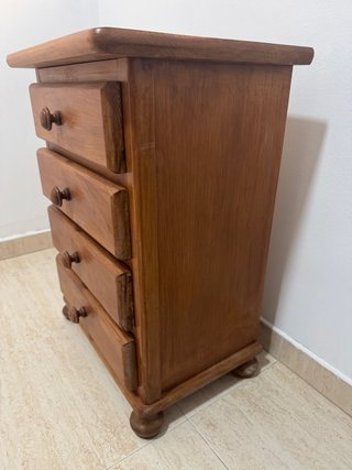 Mesita de noche madera 4 cajones