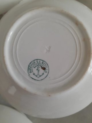 Juego de 6 tazas y platillos de cerámica