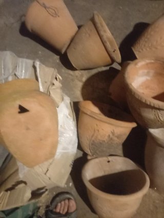 Juego de maceteros de barro antiguos 10