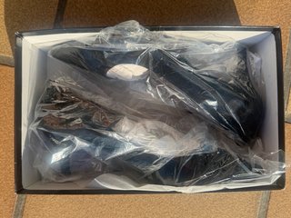 Zapatos salón negros t40 casi nuevos