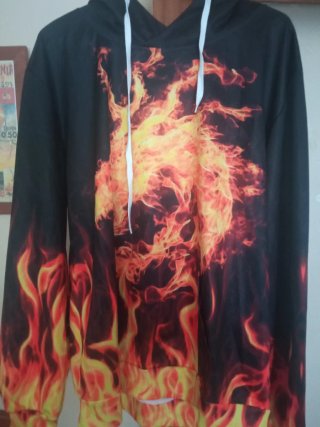 Sudadera con estampado de dragón de fuego