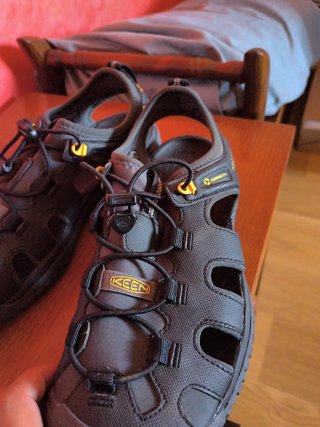 Chanclas Keen Negras