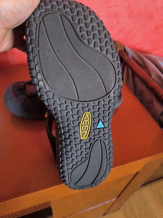 Chanclas Keen Negras