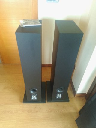 Altavoces Bowers & Wilkins 603 Negros