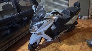 Moto Scooter SYM Joymax 300i Blanca
