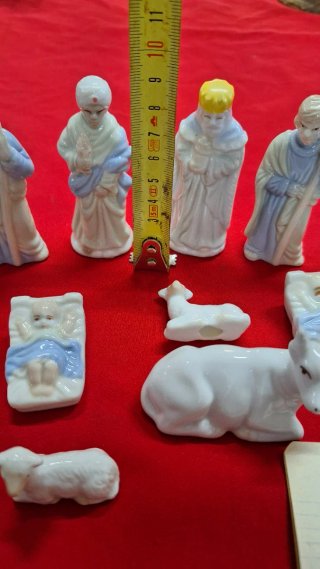 19 Figuras Belén Porcelana